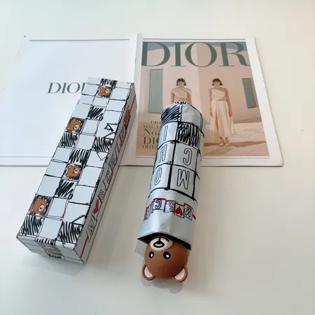  スーパーコピー カウズ 傘