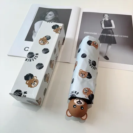 スーパーコピー カウズ 傘