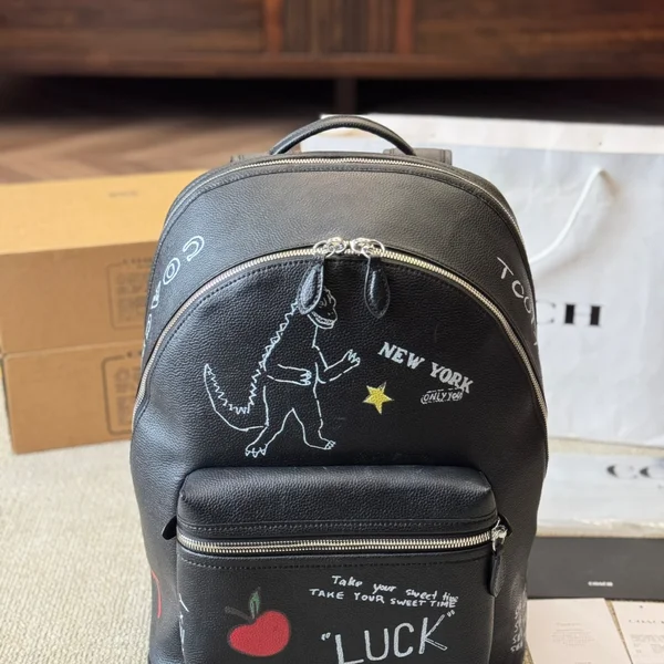 コーチユニーク偽物リュックサック