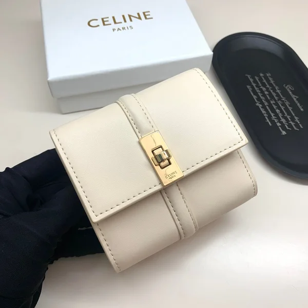 CELINE ショートウォレット 10523 スーパー コピー