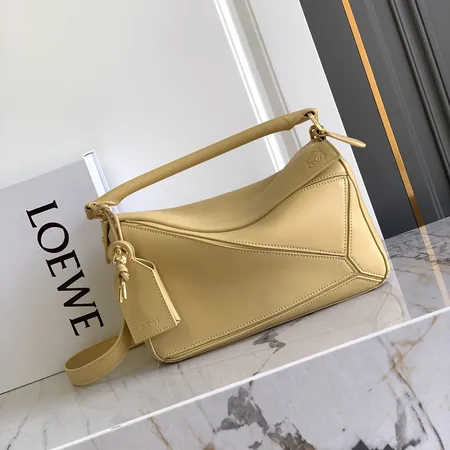 LOEWE フェザーライト パズルバッグ スモール スーパー コピー