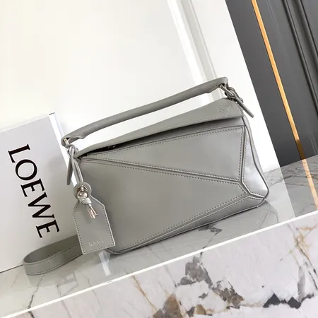 LOEWE フェザーライト パズルバッグ スモール スーパー コピー