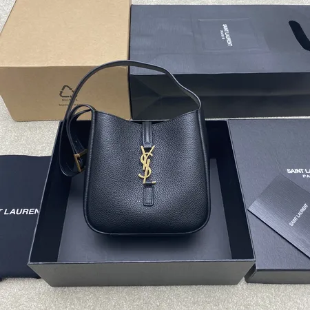 SAINT LAURENT LE 5 A 7 ソフト スモール 713938 スーパー コピー