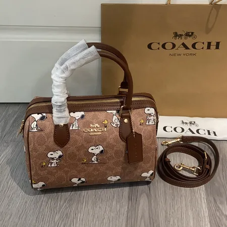 フェンディ偽物スーパーコピーハンドバッグ