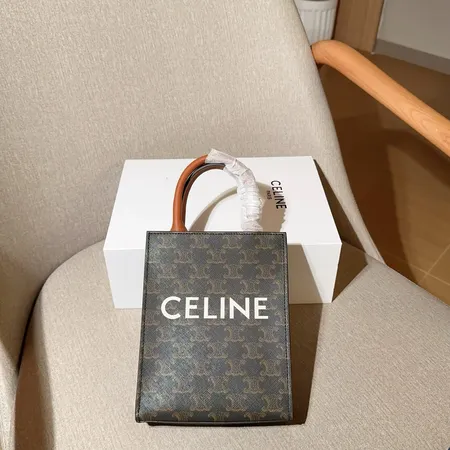 CELINE バーティカルカバ ミニ スーパー コピー