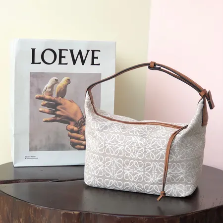 LOEWE キュービィ スモール A906K75X04 スーパー コピー