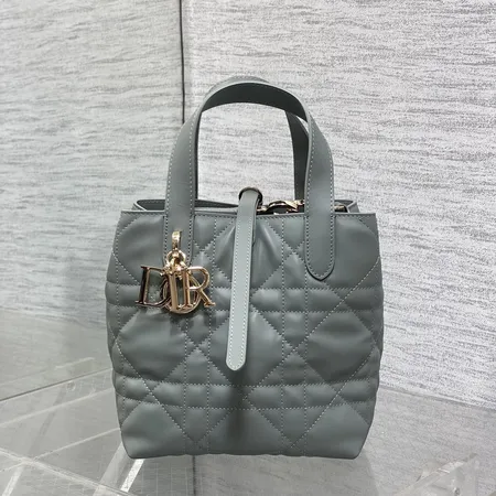 ディオールバッグ