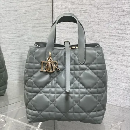 ディオールバッグ