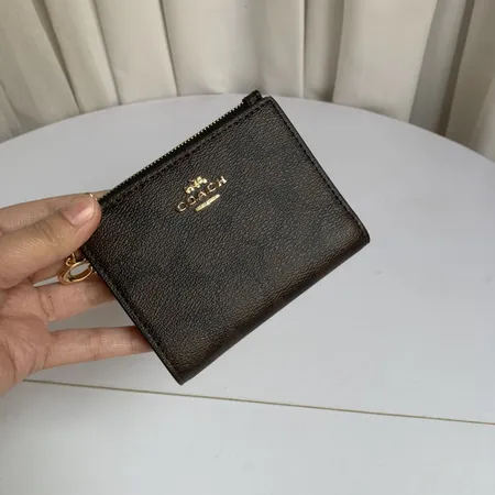 COACH レリーフ チェーン ミニウォレット C6942 スーパー コピー