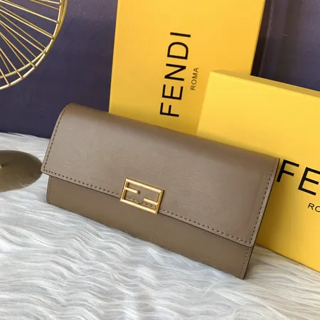 FENDI オルガナイザー 長財布 スーパー コピー