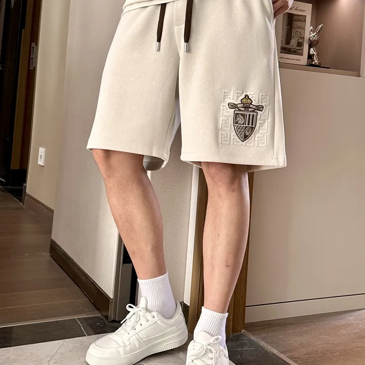 フェンディ ショートパンツ