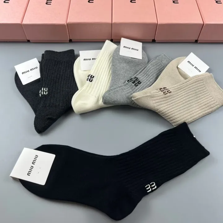 スーパーコピー ミュウミュウ 靴下