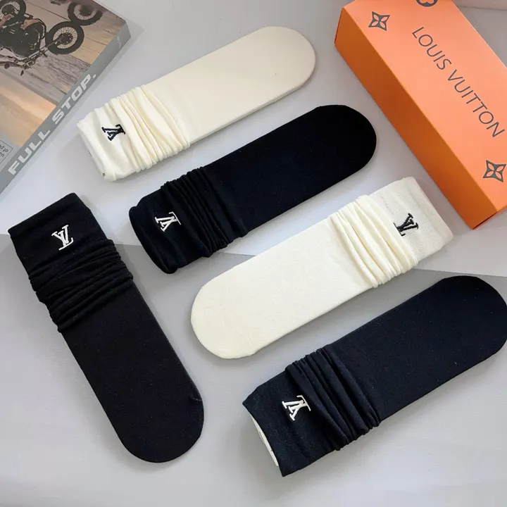 スーパーコピー ルイヴィトン 靴下