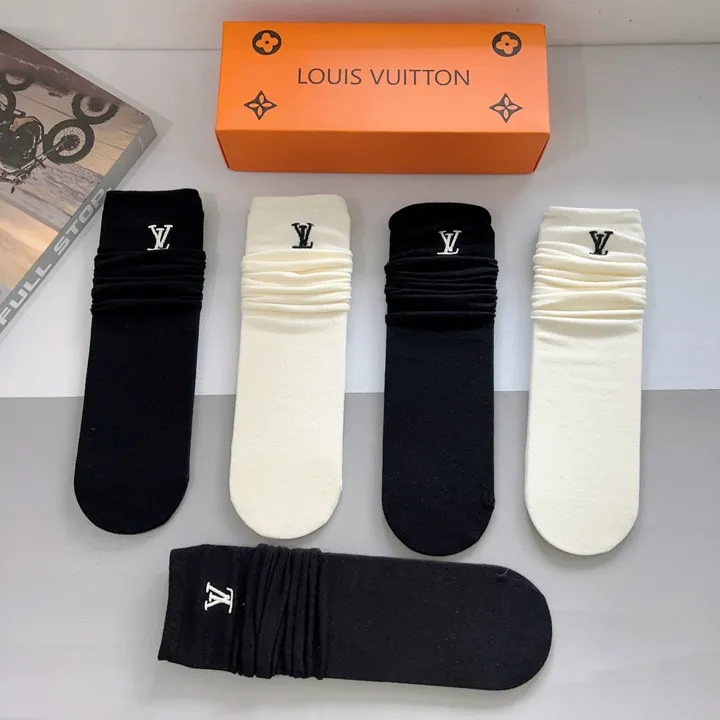 スーパーコピー ルイヴィトン 靴下