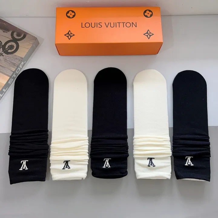 スーパーコピー ルイヴィトン 靴下