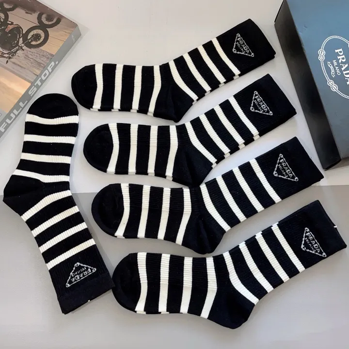 スーパーコピー プラダ 靴下