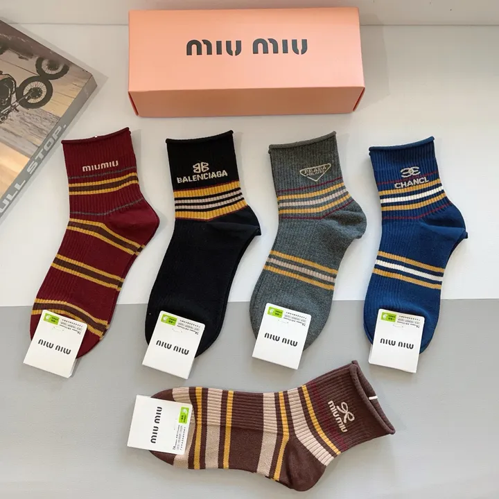 スーパーコピー ミュウミュウ 靴下