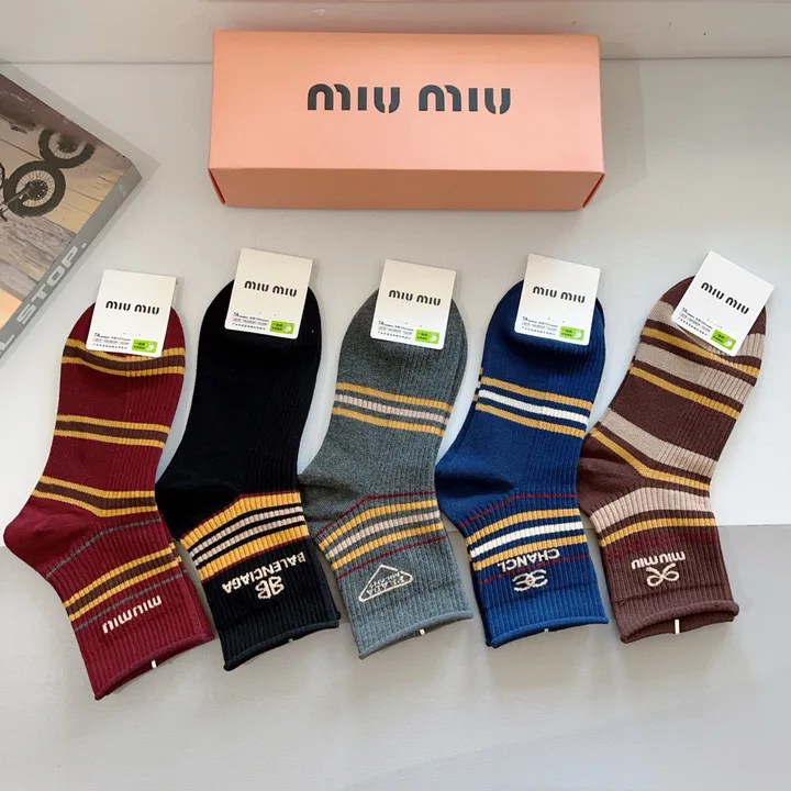 スーパーコピー ミュウミュウ 靴下