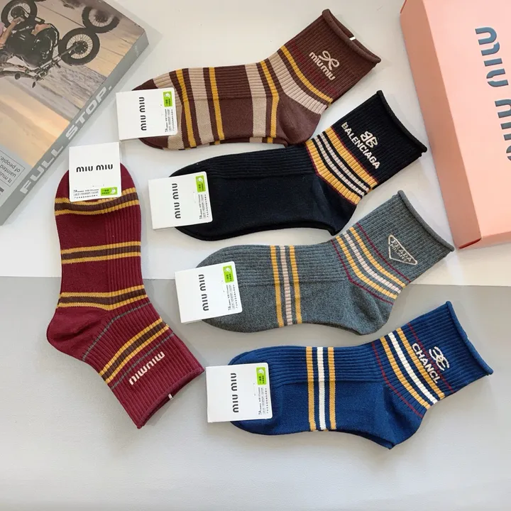 スーパーコピー ミュウミュウ 靴下