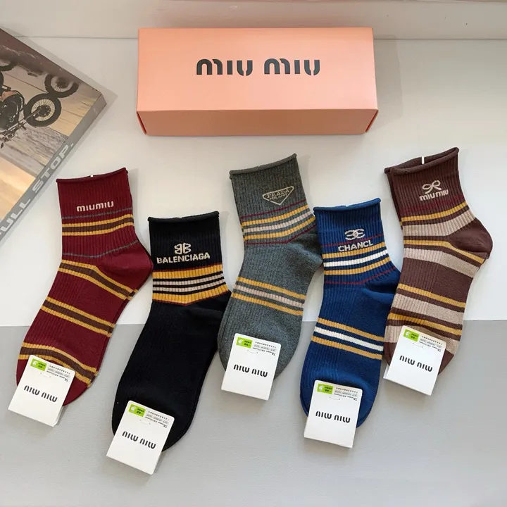 スーパーコピー ミュウミュウ 靴下