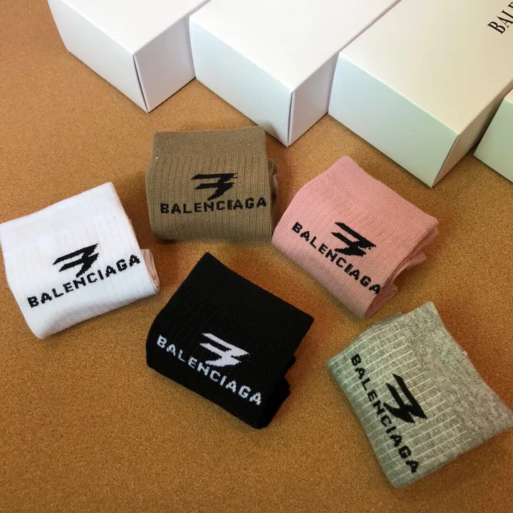 スーパーコピー バレンシアガ 靴下