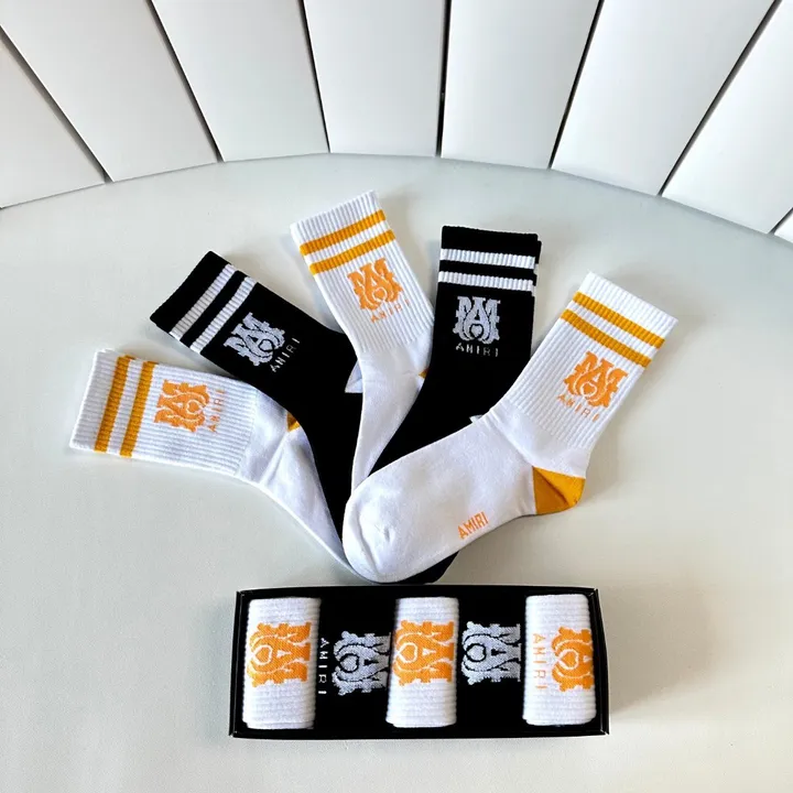 スーパーコピー ディオール 靴下