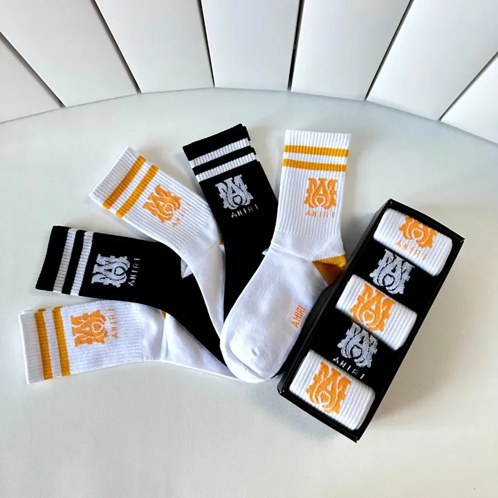 スーパーコピー ディオール 靴下