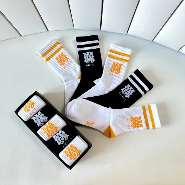 スーパーコピー ディオール 靴下