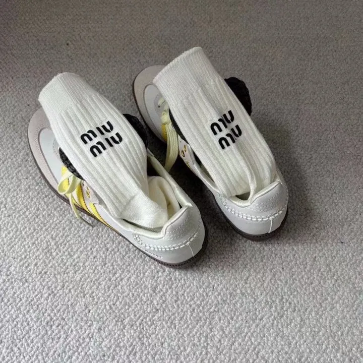 スーパーコピー ミュウミュウ 靴下