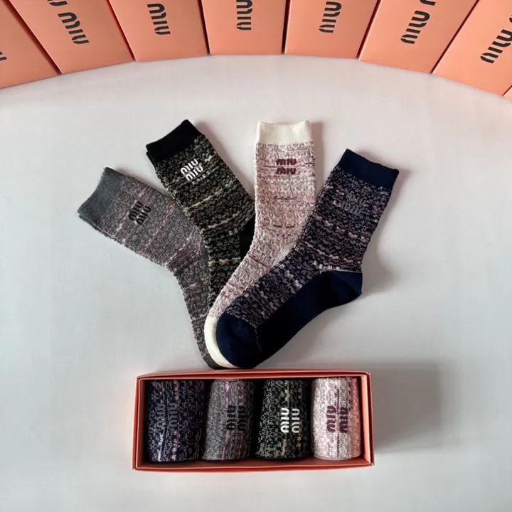 スーパーコピー ミュウミュウ 靴下