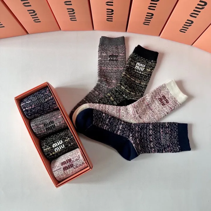 スーパーコピー ミュウミュウ 靴下