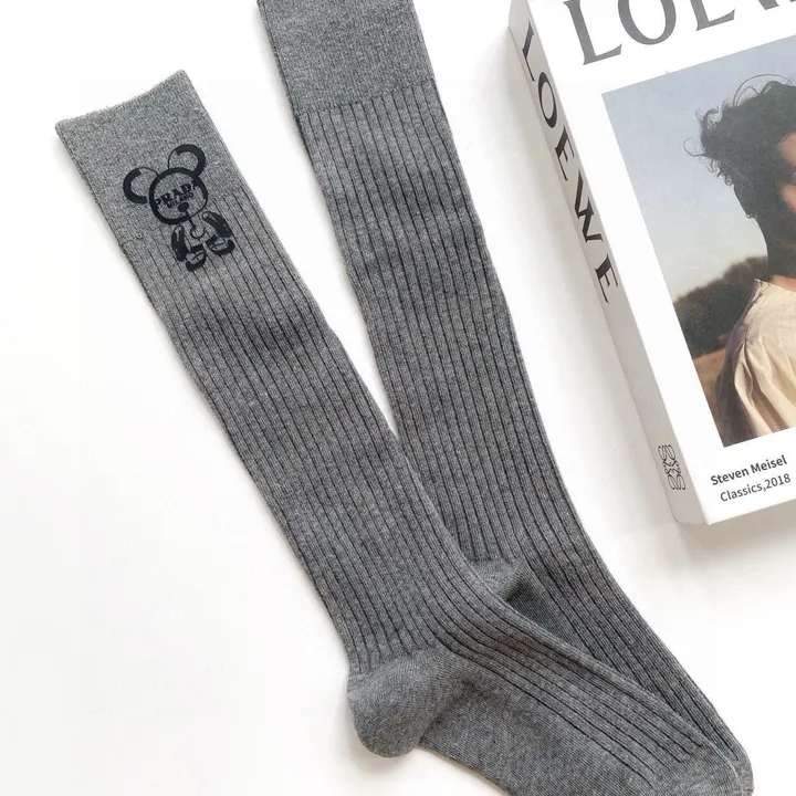 スーパーコピー プラダ 靴下