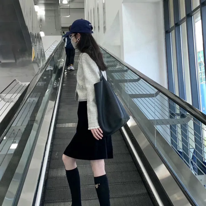 スーパーコピー プラダ 靴下