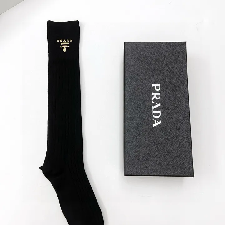 スーパーコピー プラダ 靴下