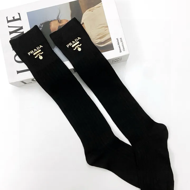 スーパーコピー プラダ 靴下