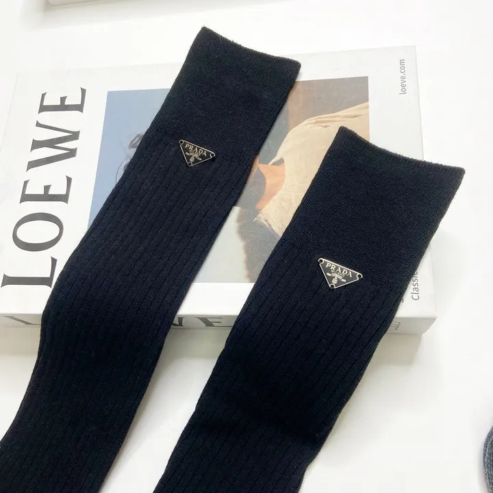 スーパーコピー プラダ 靴下