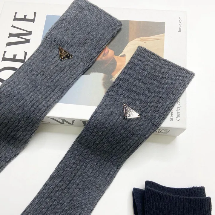 スーパーコピー プラダ 靴下