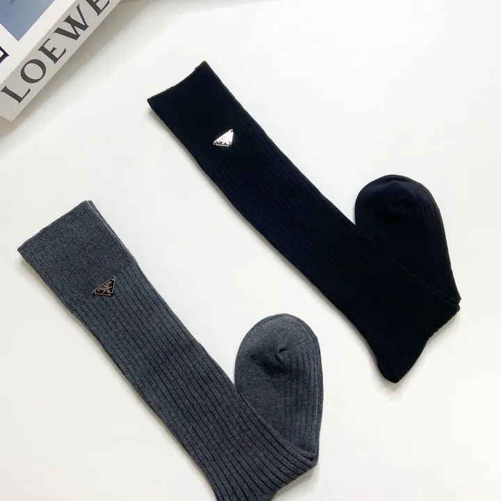 スーパーコピー プラダ 靴下