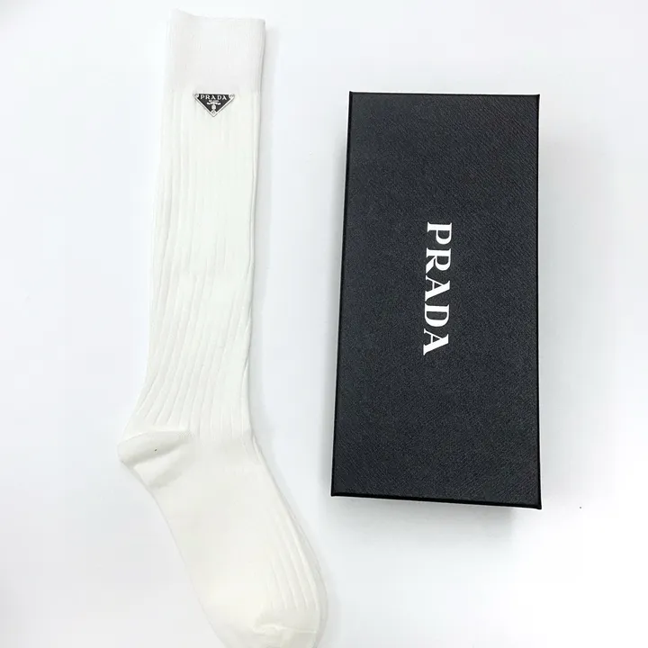 スーパーコピー プラダ 靴下