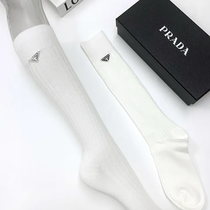 スーパーコピー プラダ 靴下