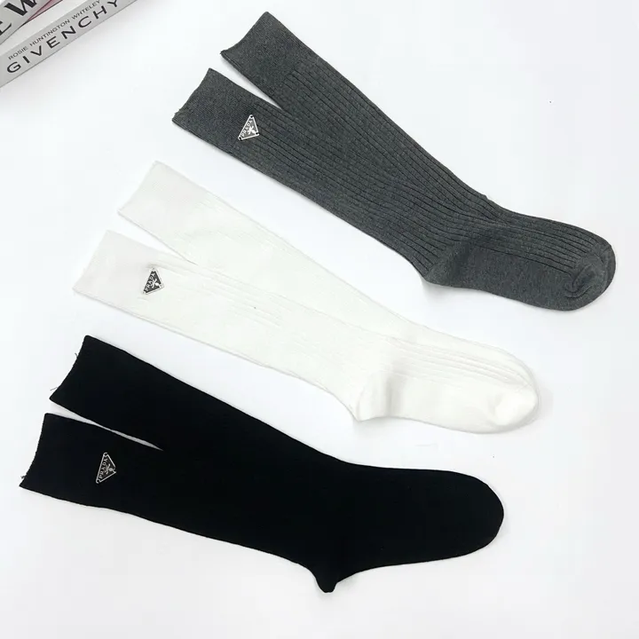 スーパーコピー プラダ 靴下