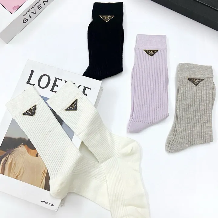 スーパーコピー プラダ 靴下