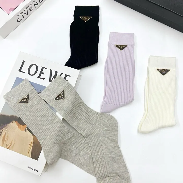 スーパーコピー プラダ 靴下