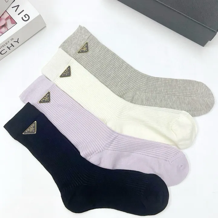 スーパーコピー プラダ 靴下