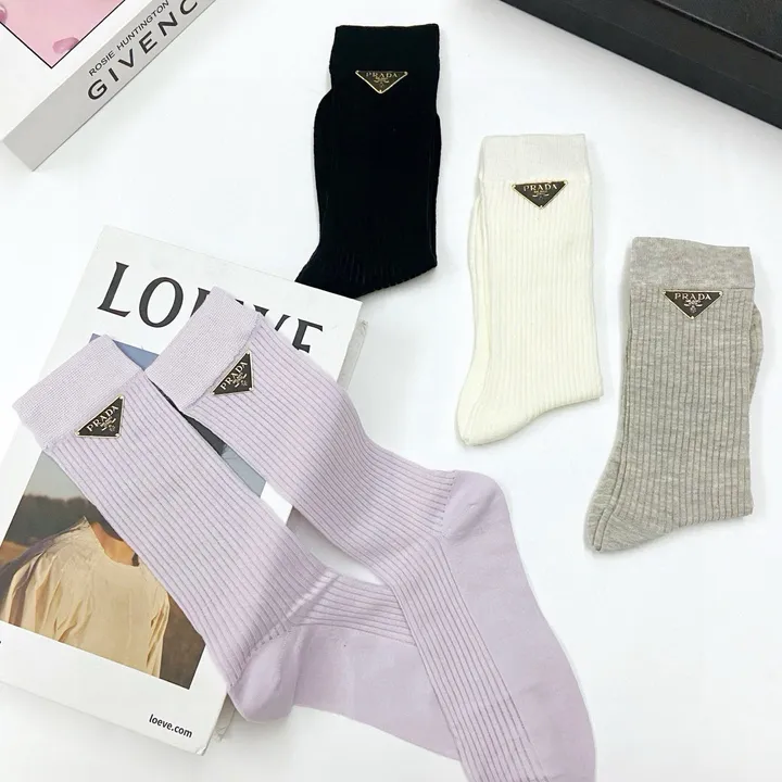 スーパーコピー プラダ 靴下