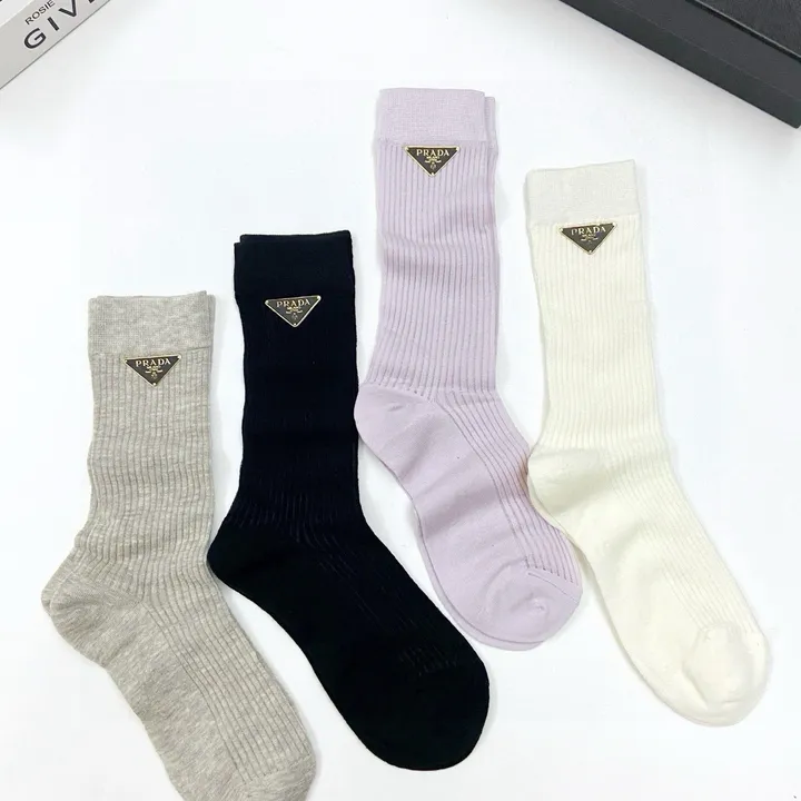 スーパーコピー プラダ 靴下