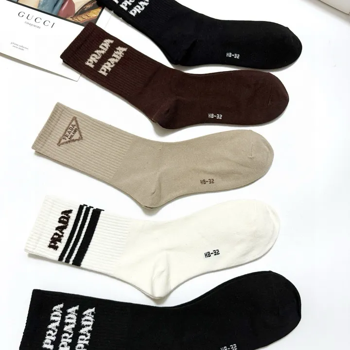 スーパーコピー プラダ 靴下