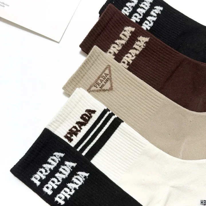 スーパーコピー プラダ 靴下
