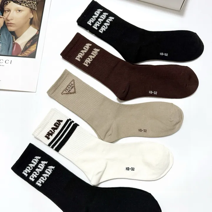 スーパーコピー プラダ 靴下