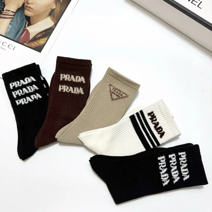 スーパーコピー プラダ 靴下